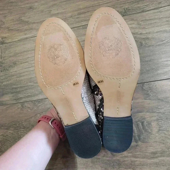 Vince Camuto Jendeya Seashell Leather Multicolor Snake Print Loafers Size 6 - Picture 9 of 9